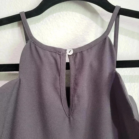 ENTRO Gray Scalloped Tank Size M - Picture 6 of 6